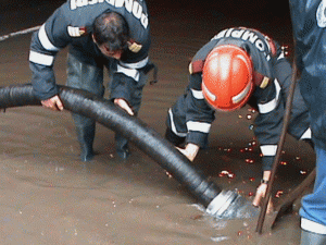 Circulatia feroviara si rutiera ingreunata, in Teleorman, din cauza inundatiilor