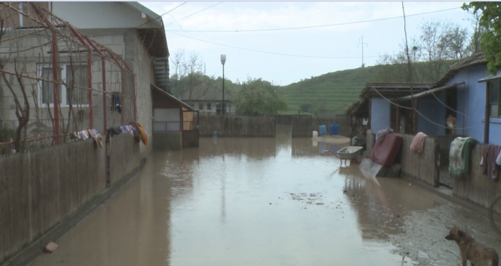 Hidrologii atrag atentia: Raurile din 10 judete, sub COD PORTOCALIU de inundatii