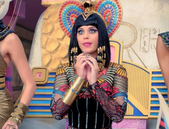 Katy Perry, acuzata de furt si blasfemie