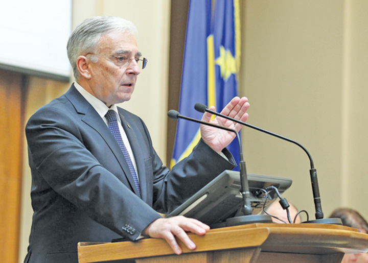 Isarescu il „urecheaza” pe Ponta din cauza CAS