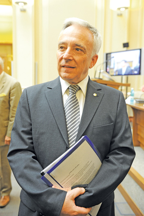 p 6 MUGUR ISARESCU-FANE (17) - Ziarul National