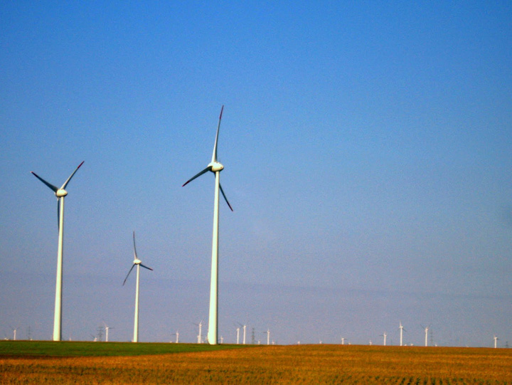 Fiecare gospodarie a finantat eolienele cu 20 de lei pe luna