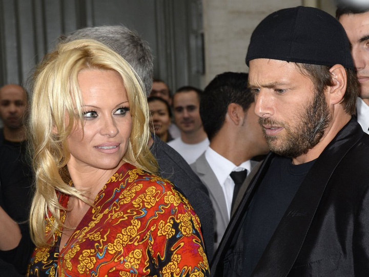 Pamela Anderson divorteaza pentru a doua oara de Rick Salomon