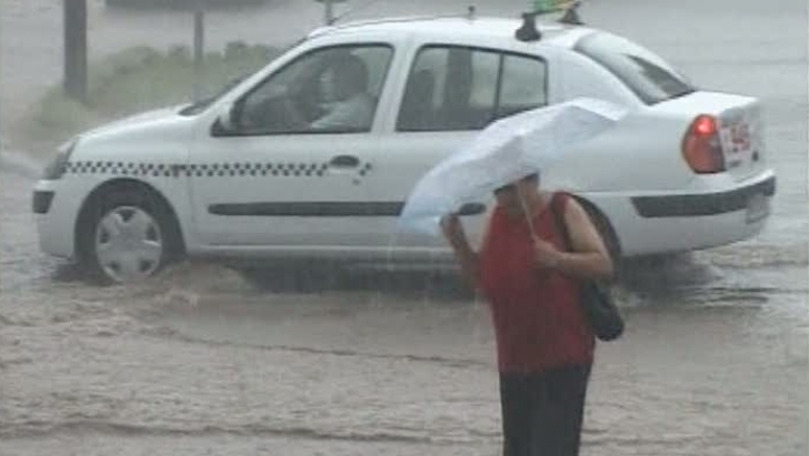Nou val de ploi. Cod portocaliu pentru Caras-Severin, Mehedinti si Dolj. Cod galben in alte 5 judete!