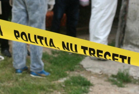 Descoperire groaznica in Vrancea: Paznicul unei primarii, gasit cu gatul taiat, intr-un sant