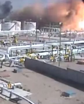 Incendiu violent la o rafinarie din Mexic: 23 de muncitori au avut nevoie de ingrijiri medicale (VIDEO)
