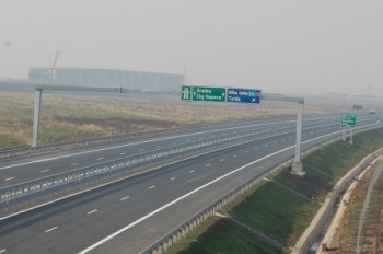 Sofer prins conducand cu peste 210 km/h, marti, pe Autostrada Transilvania!