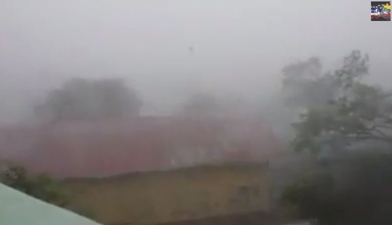 Rafale de 185 km/h: Taifunul Rammasun a lovit statul Filipine, ucigand cinci oameni (VIDEO)