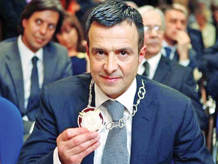 Cel mai puternic impresar din lume face cat 1% din PIB-ul Portugaliei!