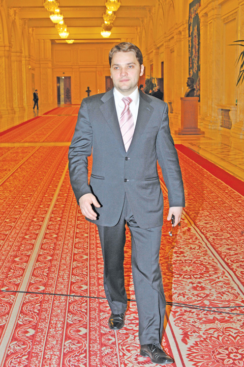 DAN SOVA-FANE (1) - Ziarul National
