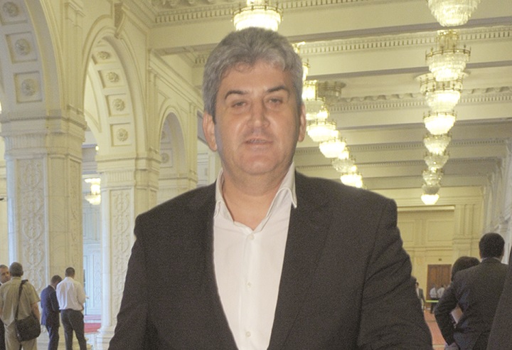 Ziua Drapelului: Premierul interimar Oprea si ministrul Apararii, la Miercurea Ciuc