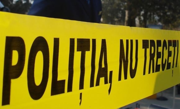 Caz infiorator in Olt: doua fete, de 9 si 15 ani, gasite spanzurate langa tatal lor!