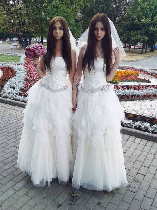 In imagine sunt MIRELE si MIREASA. Facem pariu?