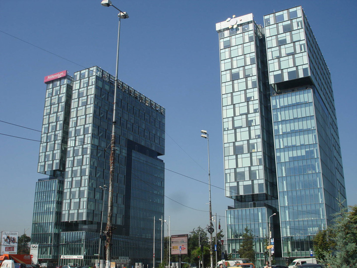 p 6 birouri twin towers Romexpo - Ziarul National