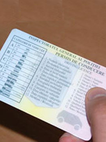 Politist din cadrul Serviciului de Permise si Inmatriculari Tulcea, trimis in judecata de DNA