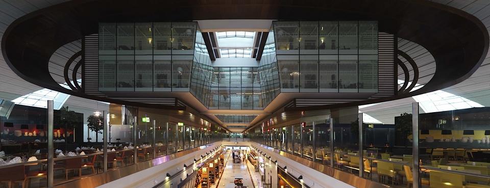 80 de romani, blocati pe aeroportul din Dubai