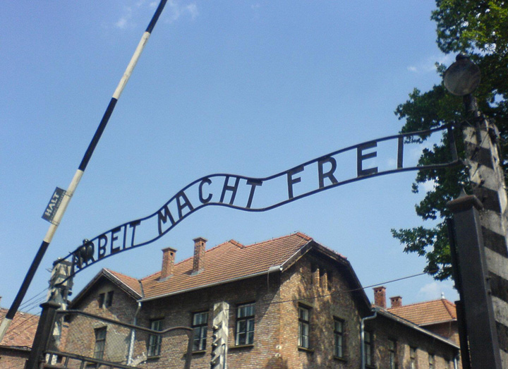 Vaticanul ofera 100.000 de euro pentru intretinerea lagarului Auschwitz-Birkenau