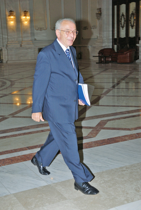 Vacaroiu tifetz - Ziarul National