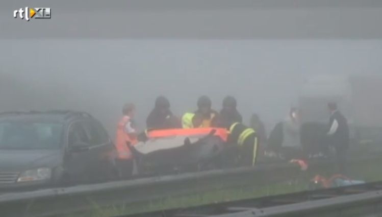 Coliziune de proportii: 150 de masini s-au lovit pe o autostrada din Olanda. Doi morti si zeci de raniti! (VIDEO)