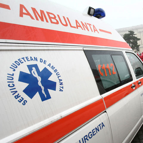 Accident cu cinci raniti, in Constanta: Doua masini s-au lovit, una ajungand pe trotuar!