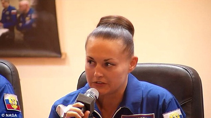 Jurnalistii s-au luat de cocul ei inainte de lansarea in spatiu, dar nici astronauta n-a tacut