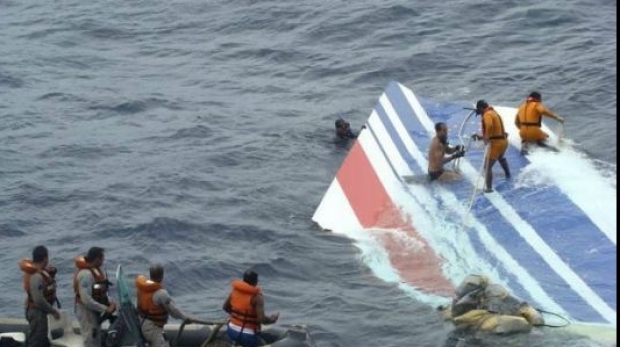 Doua avioane s-au prabusit in Oceanul Pacific