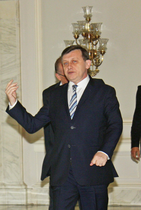 crin antonescu - RICA PETRESCU - Ziarul National