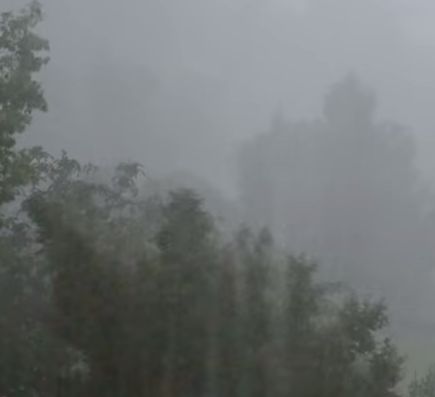 Se anunta ploi, vijelii si grindina in mai multe zone din tara. Vremea se va raci