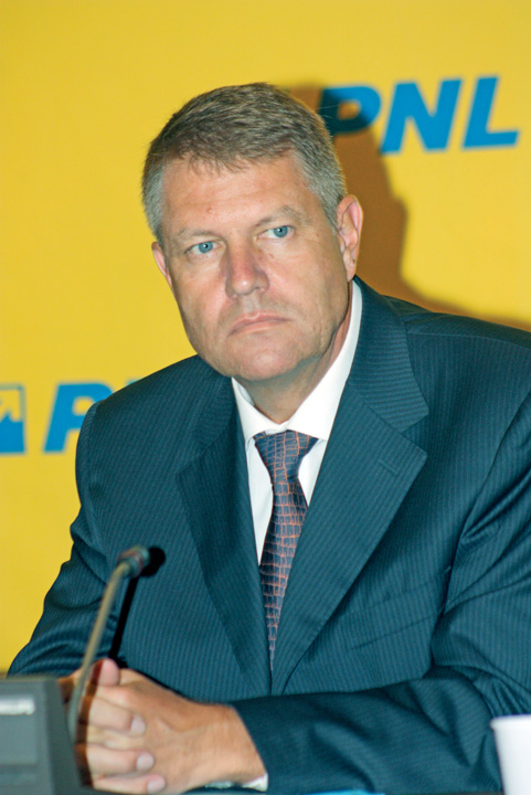 Iohannis, plangere penala impotriva lui Dragnea