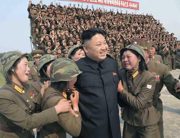 Kim Jong-Un si-a rupt gleznele din cauza greutatii