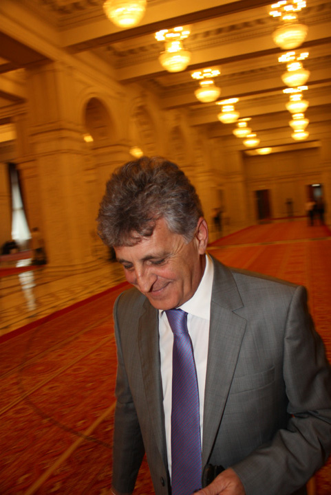 Turcescu se sparge in capul lui Dusa