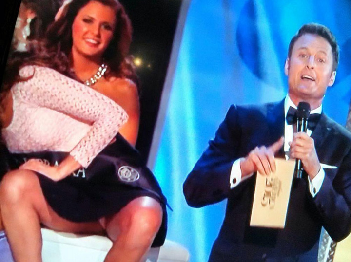 HOT, HOT, HOT! Concurenta de la Miss America, surprinsa cu CHILOTII LA VEDERE!