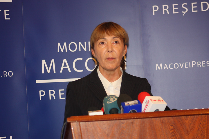 Monica Macovei si-a luat zborul din PDL