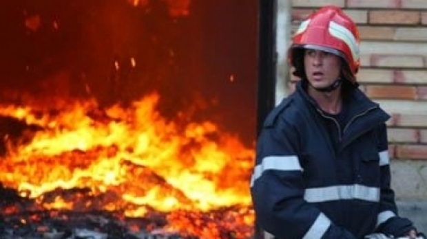 Incendiu puternic la un restaurant din Drumul Taberei