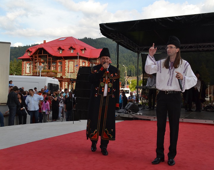 Primarul Emanoil Savin, in duet cu fiul lui Liviu Vasilica