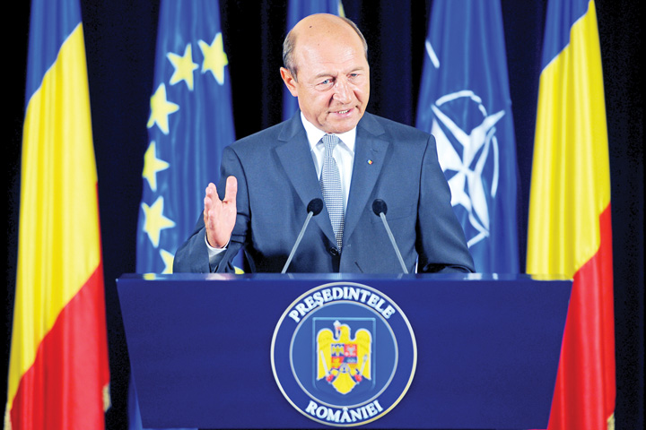 Basescu: Romania trebuie sa scape de ”balastul” politic