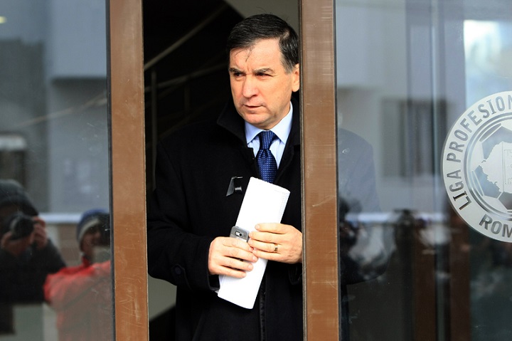 Oficialii Stelei incep negocierile cu Armata