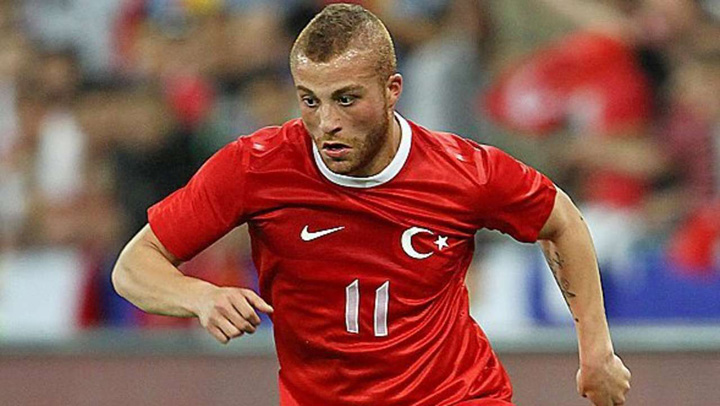 Turcul Gokhan Tore si-a amenintat colegii cu pistolul