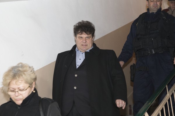 Directorul Regionalei CFR Galati, ridicat de procurorii DNA