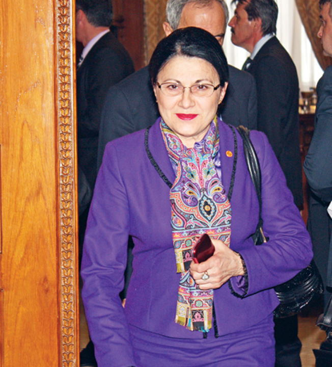 Senatorii dau cu tifla DNA-ului in cazurile Andronescu si Mihailescu