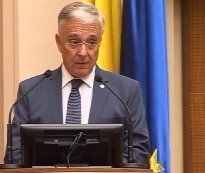 Isarescu intrebator 30 sept 2014 - Ziarul National