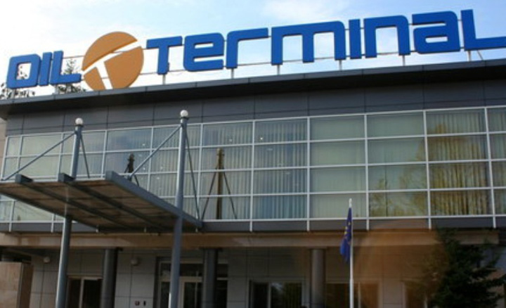 Protest la Oil Terminal Constanta. Angajatii ii acuza pe sefi ca vor sa falimenteze compania!