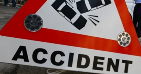 Grav accident de microbuz pe DN 65, cu un mort si peste 10 raniti