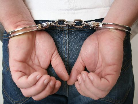 Amplă acțiune a polițiștilor în Capitală și în țară. S-a lăsat cu percheziții și zeci de arestări