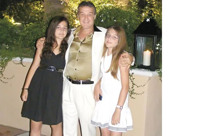 becali fete - Ziarul National