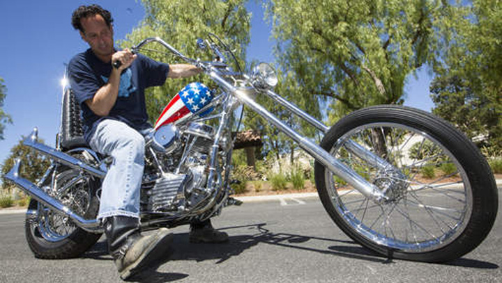 Motocicleta lui Peter Fonda din ”Easy Rider”, vanduta cu 1, 35 milioane de dolari
