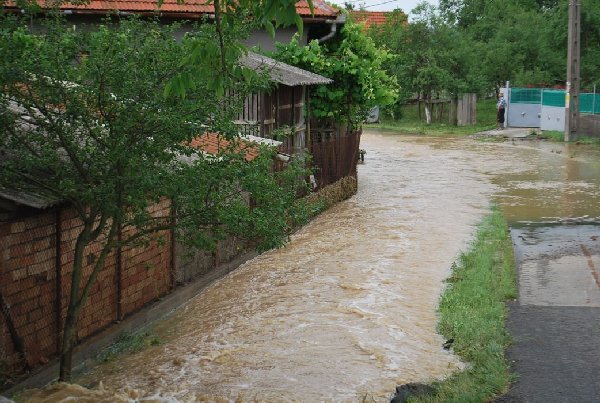 COD PORTOCALIU: Pericol de inundatii pe raurile din sapte judete!