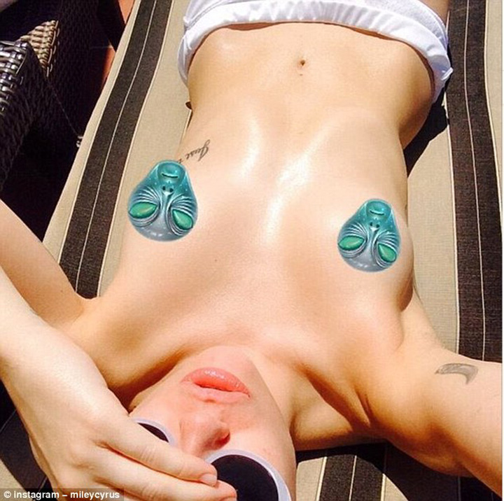 mileycyrus_33_minutes_ago - Ziarul National