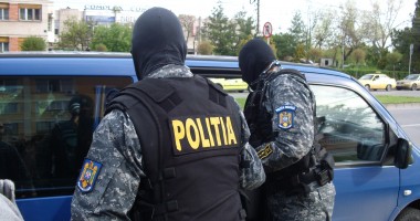 Constanta: Filtre rutiere si perchezitii la suspecti de contrabanda cu tigari