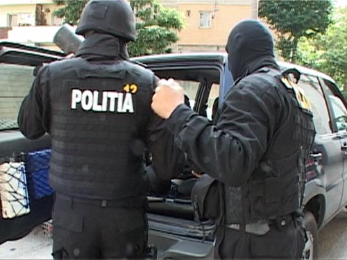 Perchezitii in Giurgiu: sunt vizati politisti de frontiera suspectati ca ar fi luat mita